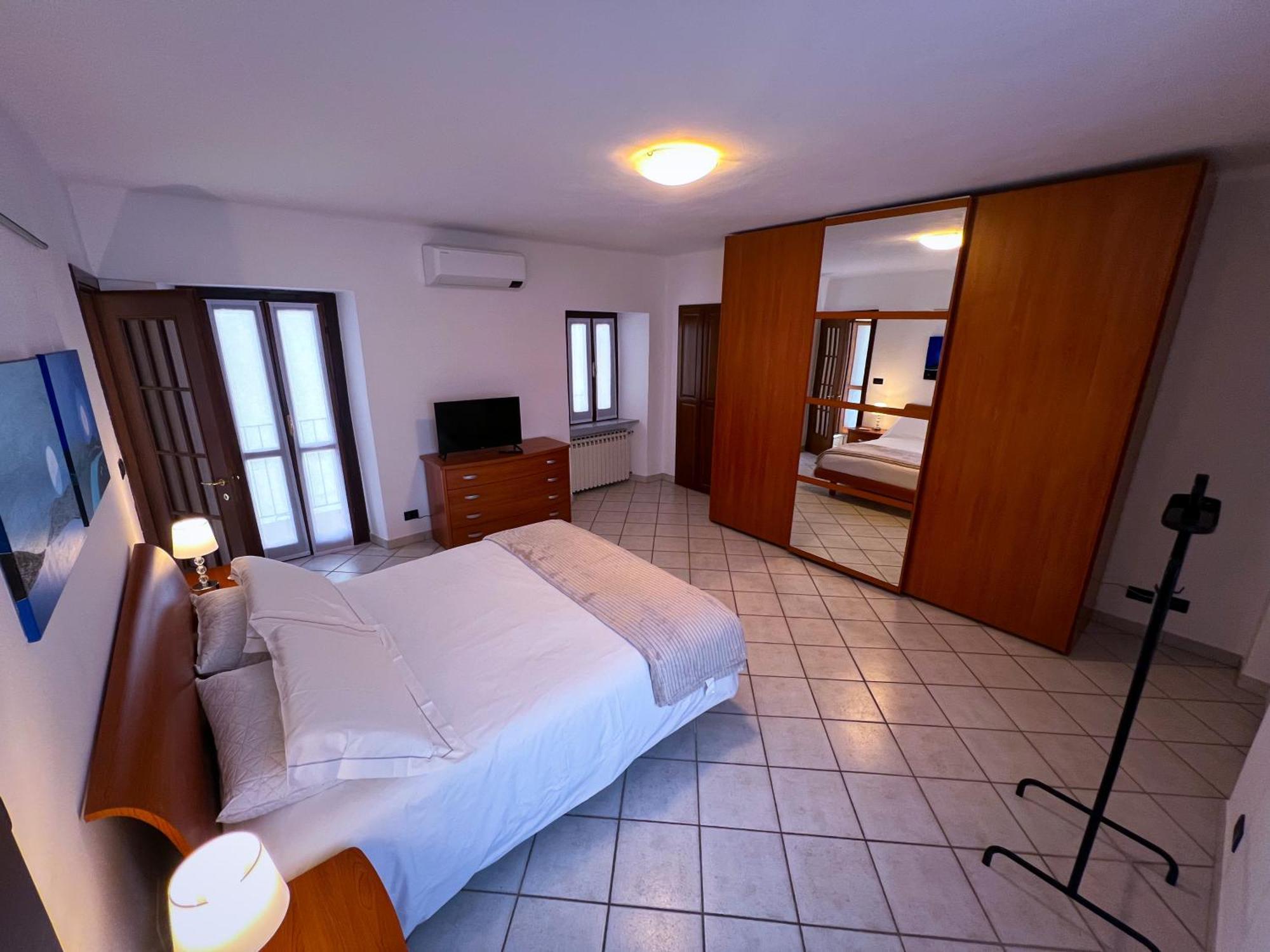 Ca' Vittoria Urban Lodge ألبا المظهر الخارجي الصورة