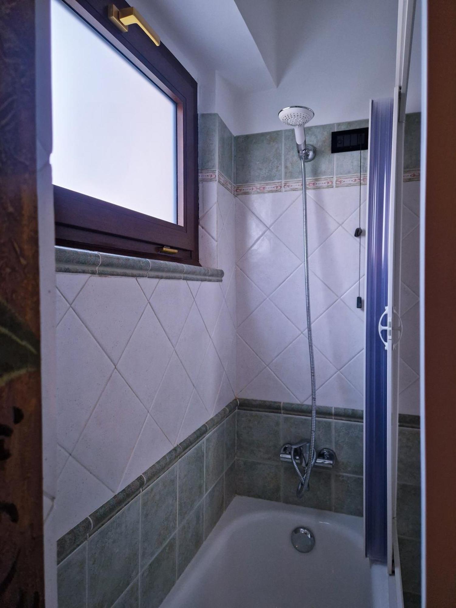 Ca' Vittoria Urban Lodge ألبا المظهر الخارجي الصورة