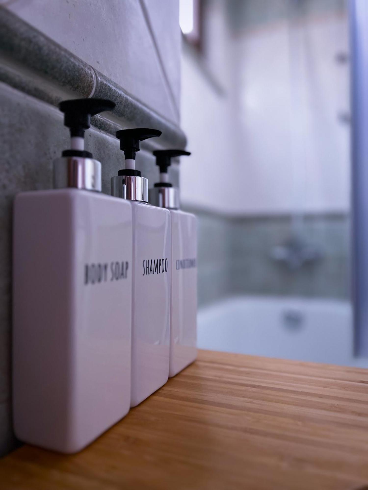 Ca' Vittoria Urban Lodge ألبا المظهر الخارجي الصورة
