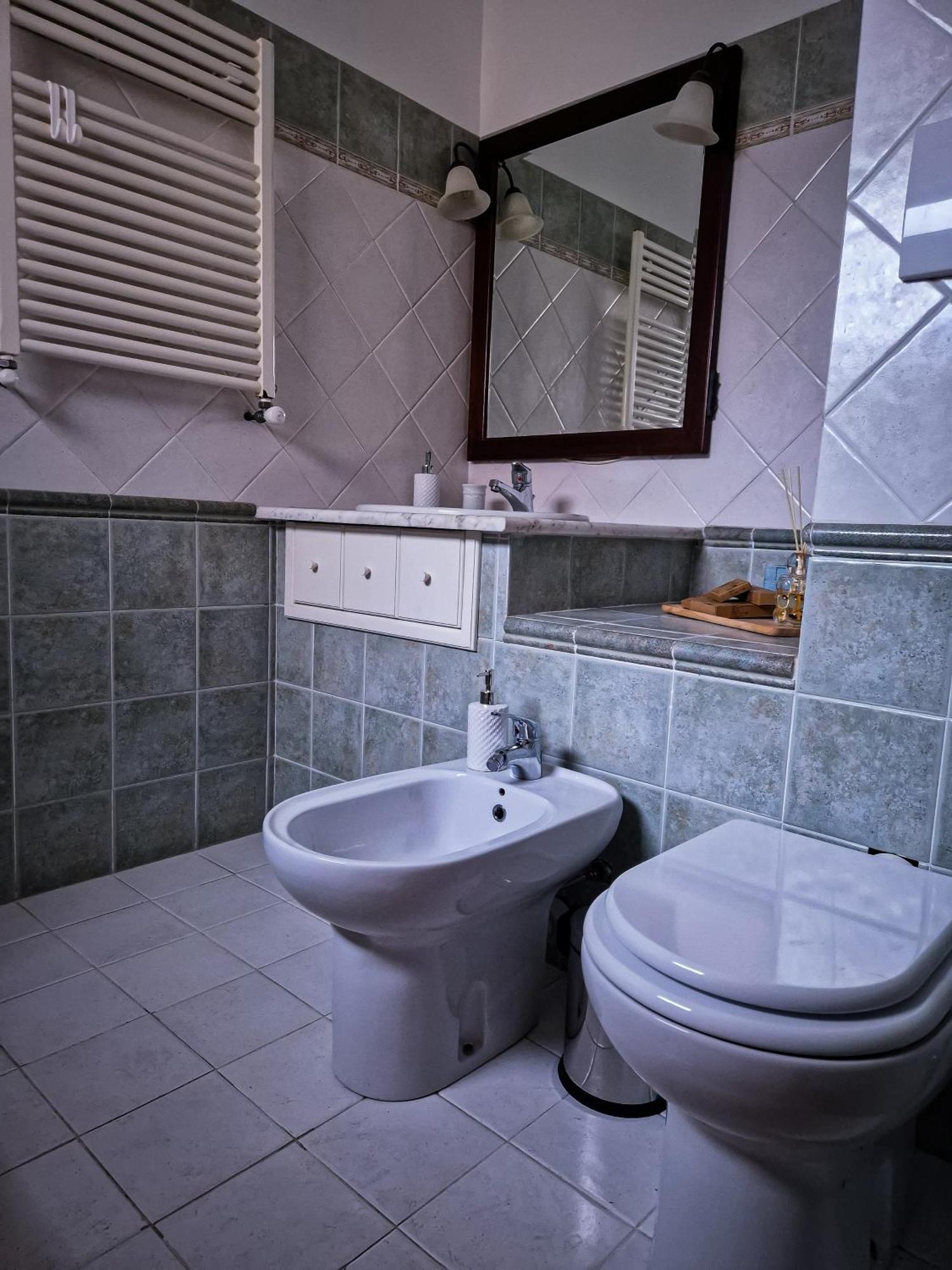 Ca' Vittoria Urban Lodge ألبا المظهر الخارجي الصورة