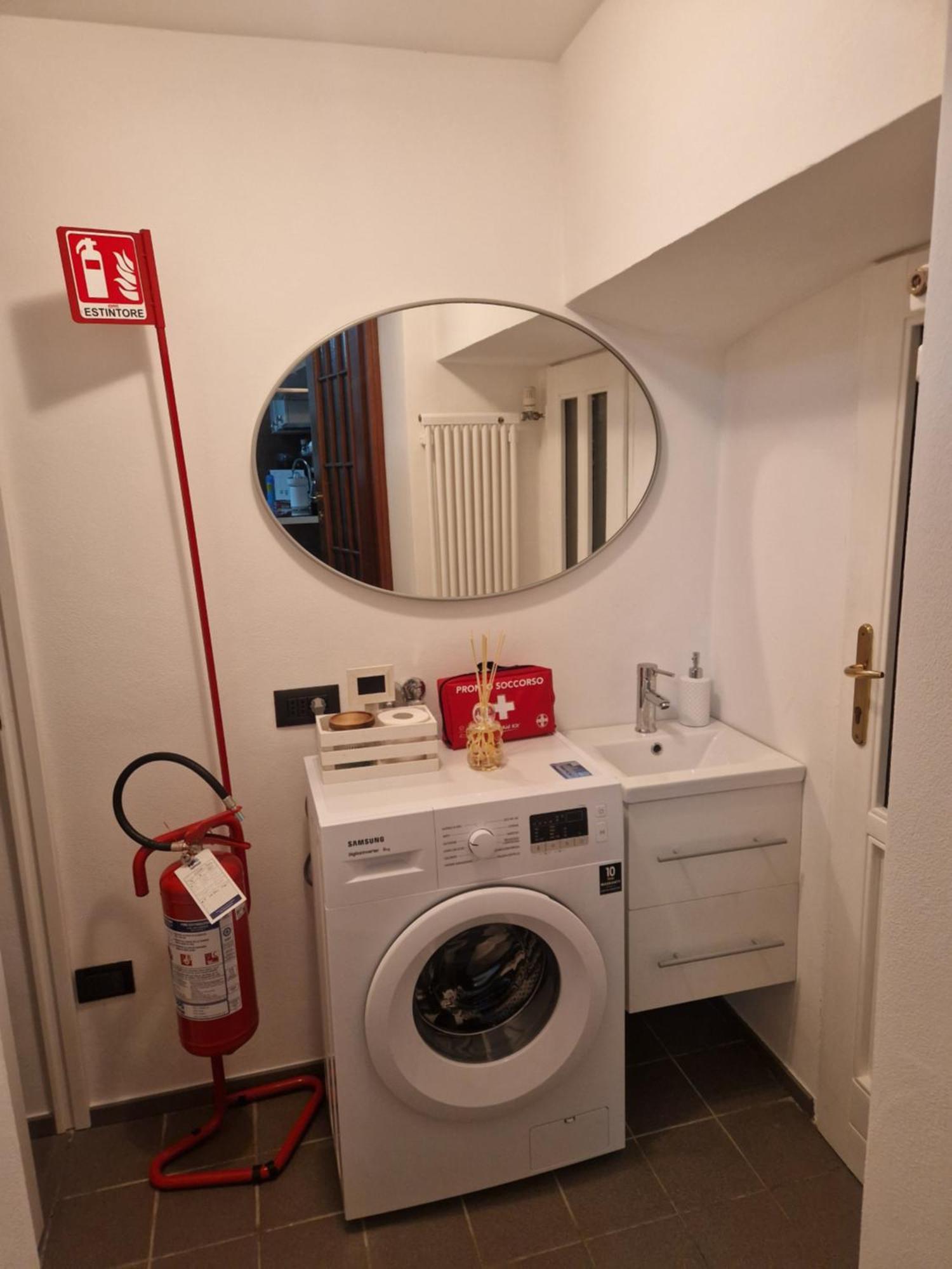 Ca' Vittoria Urban Lodge ألبا المظهر الخارجي الصورة